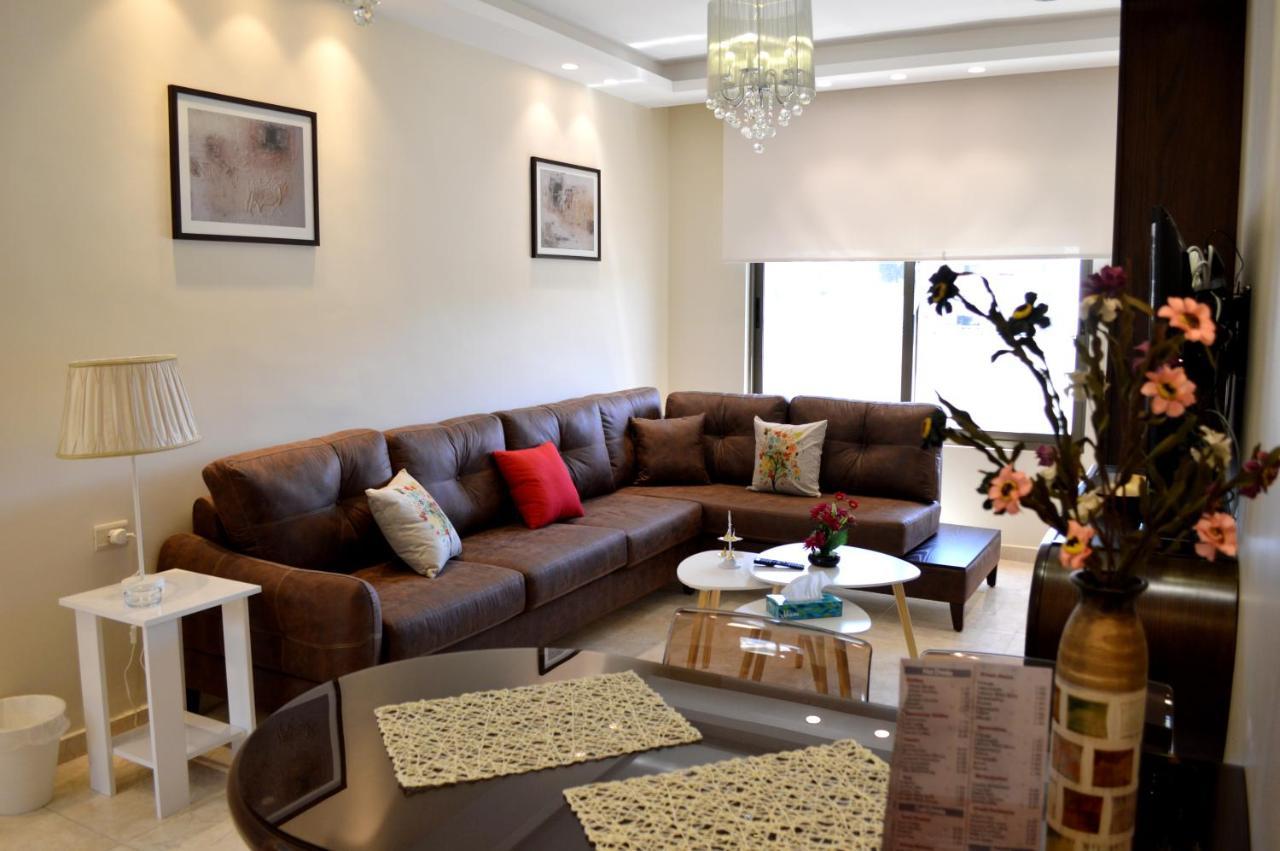 Janty Apartment